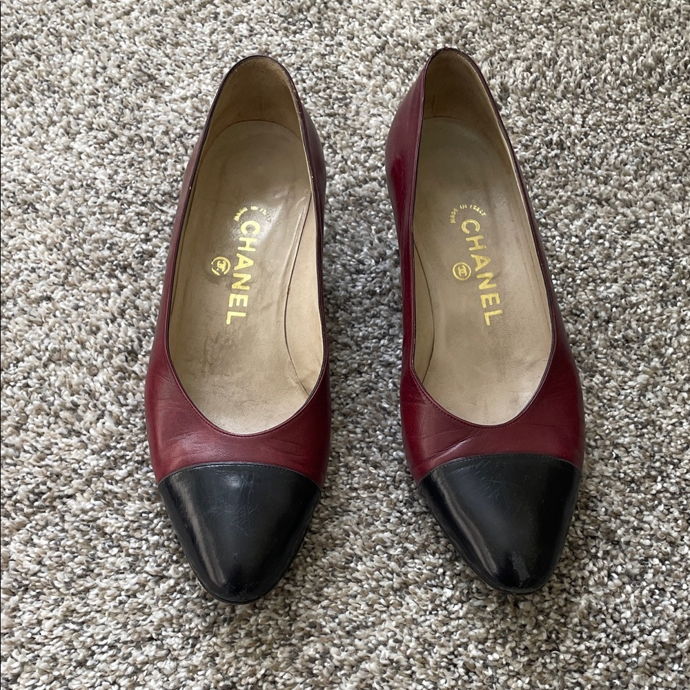 CHANEL Women's Burgundy and Black Heels